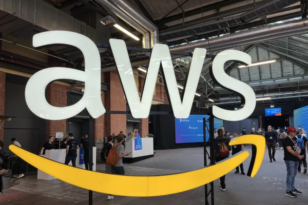 AWS Logo auf dem AWS Summit in Berlin | SPIRIT/21